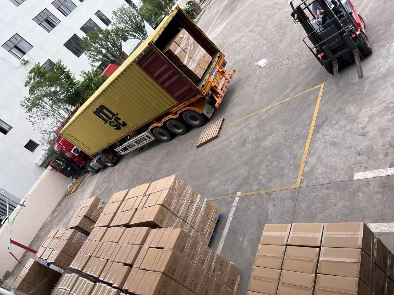 Landsign verzendt met succes batches goederen